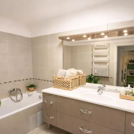 Appartement Havre De Paix à Cimiez -t4 En Rez-de-jardin *